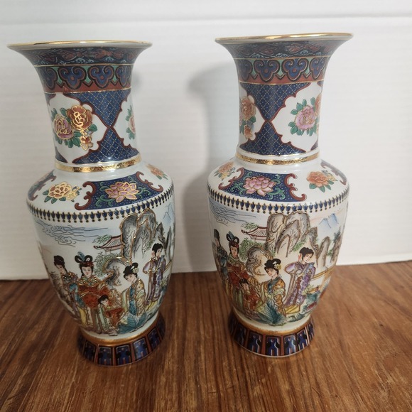 Pair of Vintage‎ Chinese Export Satsuma Gilded Moriage Geisha Mantel Vases 10.5